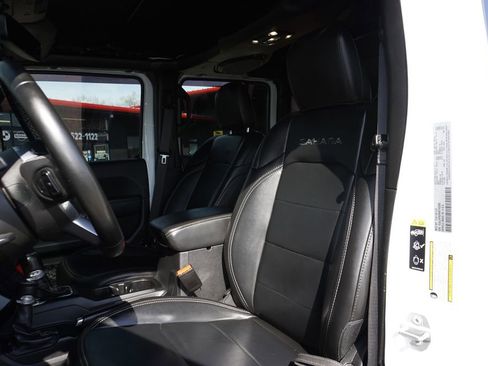 Used 2021 Jeep Wrangler Unlimited Sahara w/ Cold Weather Group AWD/4WD image 22