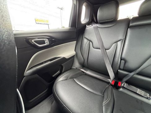 Used 2025 Jeep Compass Limited AWD/4WD image 39