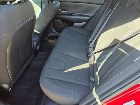 Used 2024 Hyundai Elantra Blue image 29