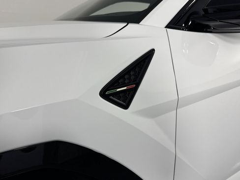 Used 2021 Lamborghini Urus AWD/4WD image 44