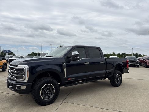 Used 2024 Ford F250 Platinum w/ Tremor Off-Road Package AWD/4WD image 3