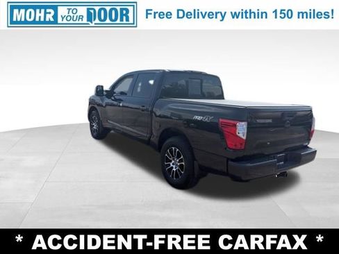 Used 2020 Nissan Titan SV w/ SV Convenience Package image 3