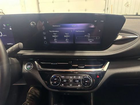 Used 2024 Buick Envista Sport Touring w/ Convenience I Package FWD image 33