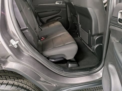 Used 2021 Jeep Grand Cherokee Laredo image 26