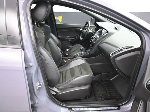 Used 2017 Ford Focus RS image 40