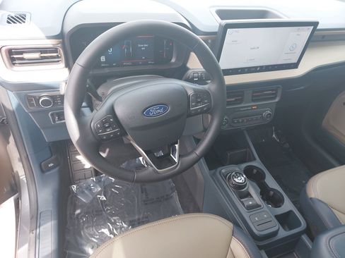 Used 2026 Ford Maverick Lariat w/ 4K Tow Package AWD/4WD image 18