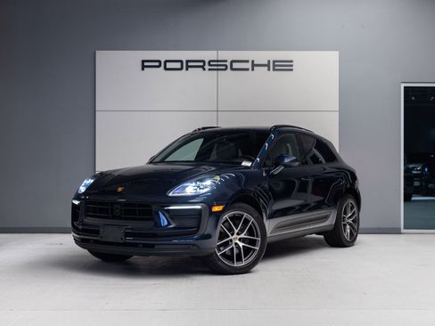 Certified 2023 Porsche Macan AWD/4WD image 1