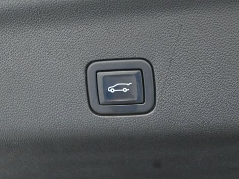 Used 2023 Chevrolet Tahoe High Country image 32