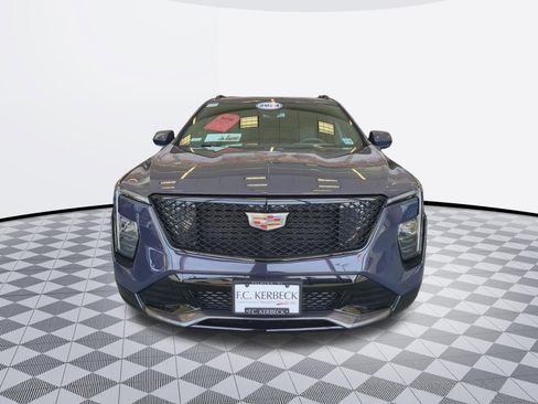 Certified 2024 Cadillac XT4 Sport FWD image 3