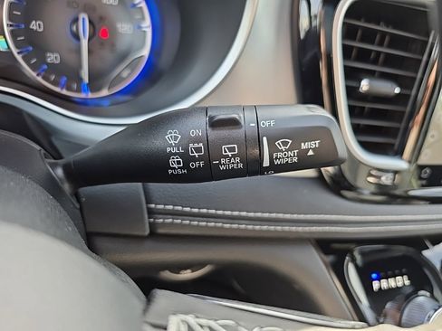 New 2026 Chrysler Pacifica Limited w/ S Appearance Package image 24