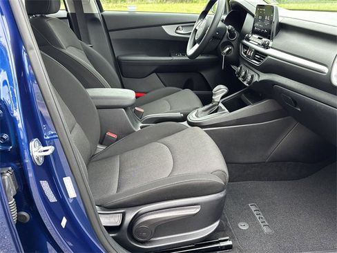 Used 2022 Kia Forte LXS image 14