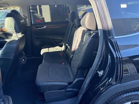 Used 2024 Volkswagen Atlas SE image 14