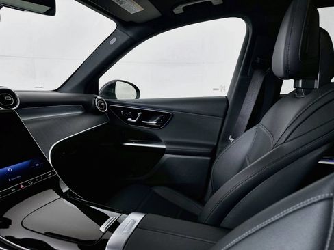 Used 2026 Mercedes-Benz GLC 300 4MATIC image 25
