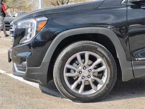 Used 2024 GMC Terrain SLT image 6