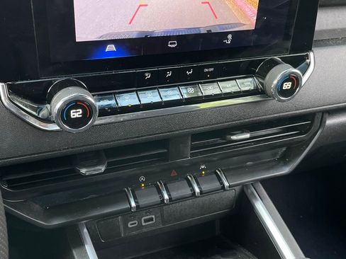 Used 2025 Chevrolet Colorado Trail Boss image 19