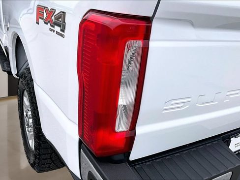 Used 2023 Ford F250 XLT w/ FX4 Off-Road Package AWD/4WD image 32