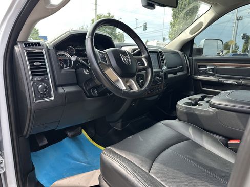 Used 2018 RAM 2500 Laramie w/ Convenience Group image 9