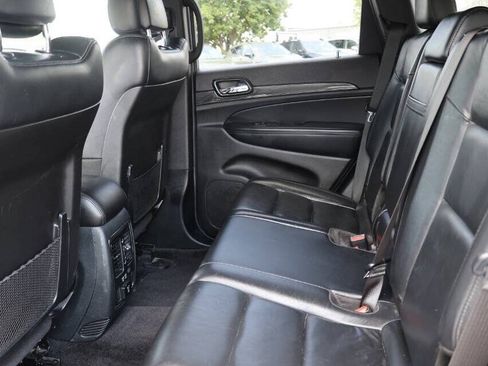 Used 2019 Jeep Grand Cherokee Limited AWD/4WD image 17