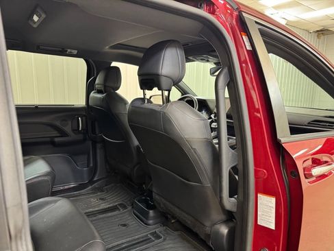 Used 2021 Toyota Sienna XSE FWD image 29