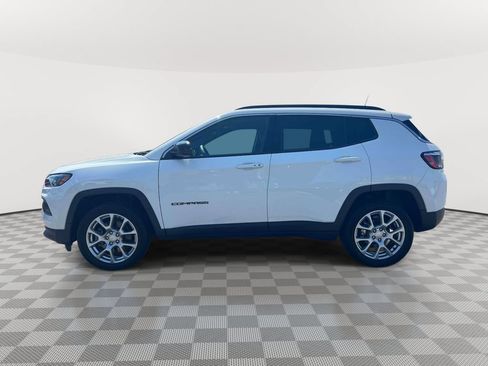 Used 2023 Jeep Compass Latitude AWD/4WD image 8