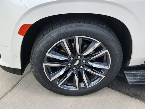 Used 2023 Cadillac Escalade Sport Platinum w/ Heavy-Duty Trailer Package AWD/4WD image 21
