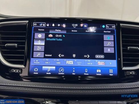 Used 2023 Chrysler Pacifica Limited w/ Uconnect Theater Family Group FWD image 44