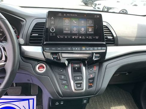Used 2025 Honda Odyssey EX-L image 13