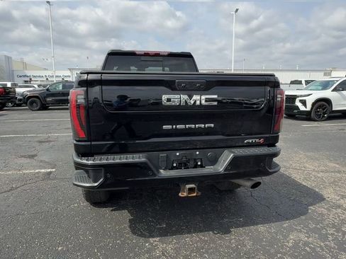 Used 2024 GMC Sierra 2500 AT4 w/ Technology Package AWD/4WD image 7