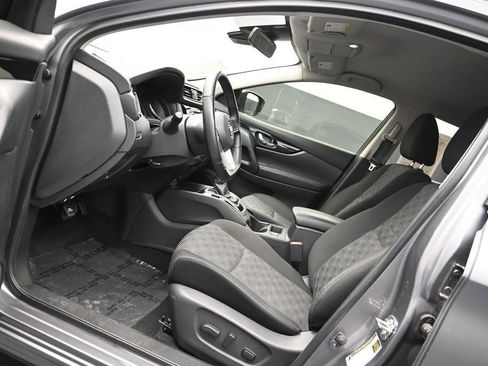 Used 2022 Nissan Rogue Sport SV FWD image 10