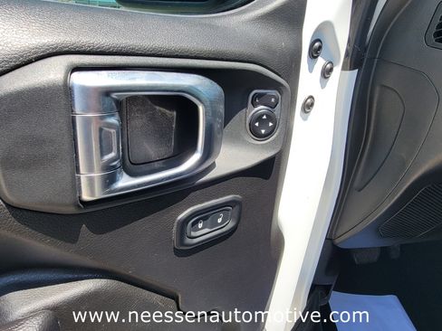 Used 2023 Jeep Gladiator Rubicon w/ LED Lighting Group image 14