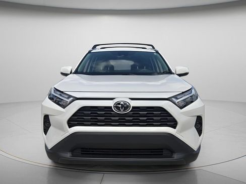Used 2025 Toyota RAV4 XLE AWD/4WD image 5
