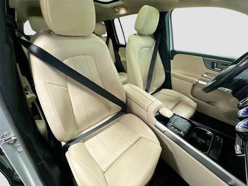 Used 2022 Mercedes-Benz GLB 250 image 28