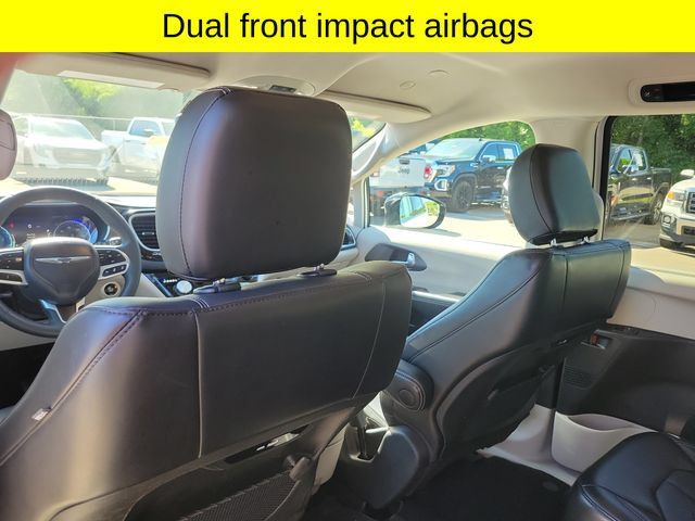 Certified 2024 Chrysler Pacifica Touring-L FWD image 28