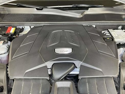 Used 2022 Porsche Cayenne Platinum Edition AWD/4WD image 15