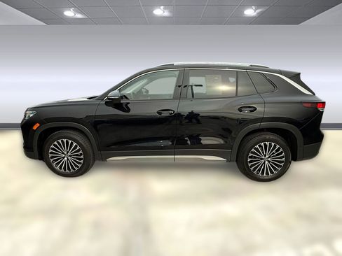 Used 2025 Volkswagen Tiguan S image 2