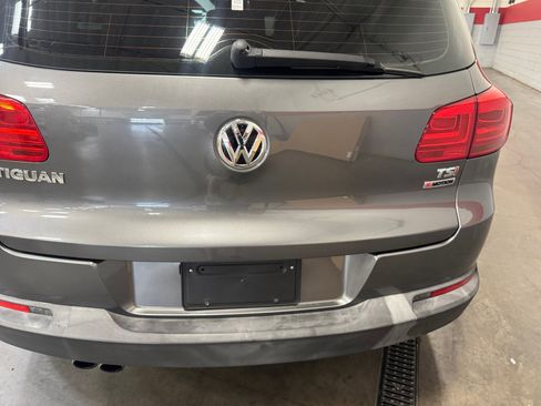 Used 2017 Volkswagen Tiguan S image 25