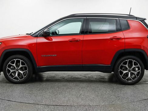 Used 2025 Jeep Compass Limited image 5