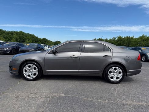 Used 2010 Ford Fusion SE FWD image 1