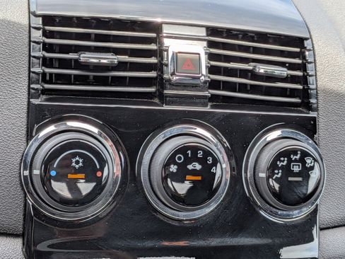 Used 2007 Saturn Sky w/ Premium Trim Pkg image 16