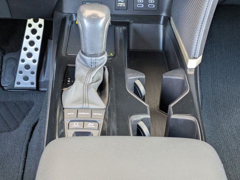 Used 2025 Toyota Camry SE FWD image 19