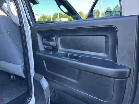 Used 2018 RAM 2500 Tradesman w/ Chrome Appearance Group image 13