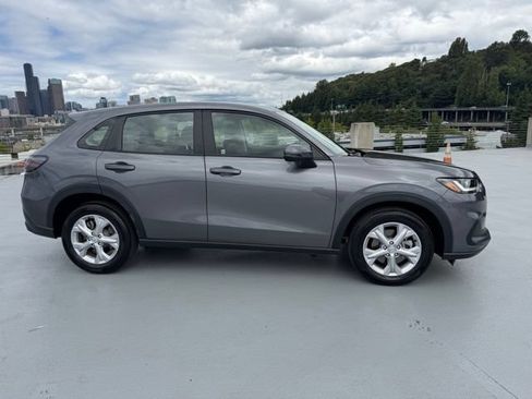 Certified 2023 Honda HR-V LX image 3