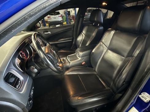 Used 2020 Dodge Charger SXT w/ Leather Interior Group image 17
