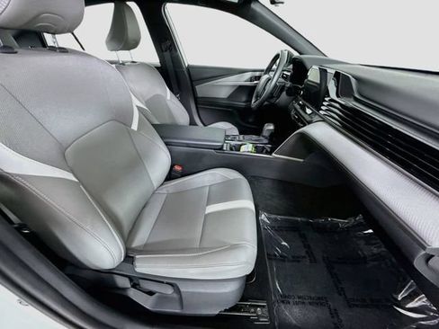 Used 2026 Toyota Camry SE w/ Convenience Package FWD image 26