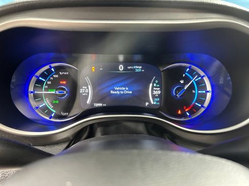 Used 2024 Chrysler Pacifica Limited FWD image 23