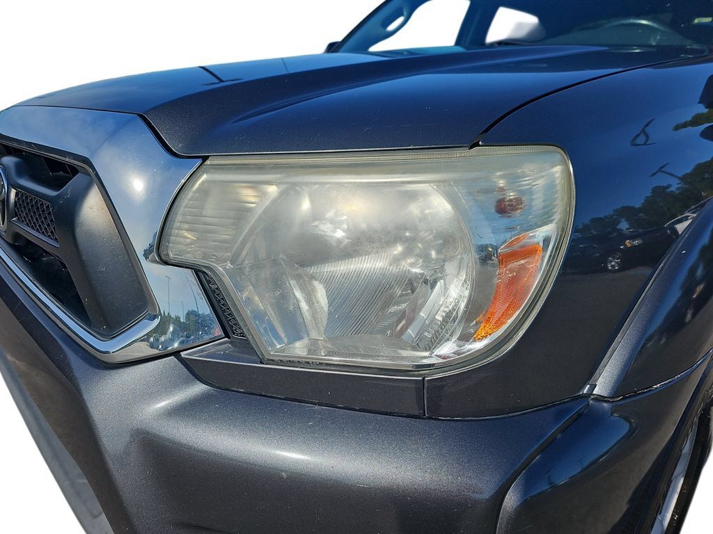 Used 2015 Toyota Tacoma PreRunner w/ SR5 Package RWD image 31