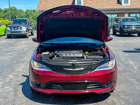 Used 2016 Chrysler 200 S FWD image 32