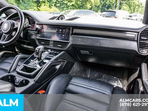 Used 2023 Porsche Cayenne Turbo GT AWD/4WD image 21