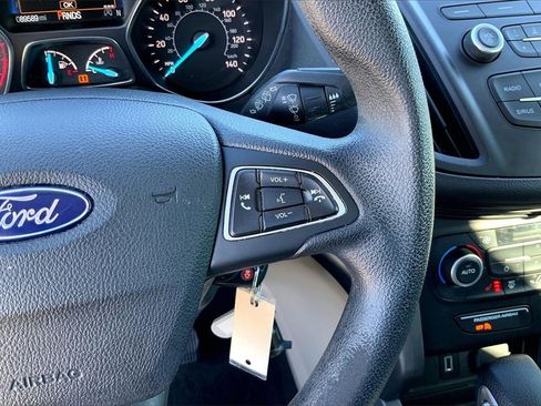 Used 2018 Ford Escape SE image 18