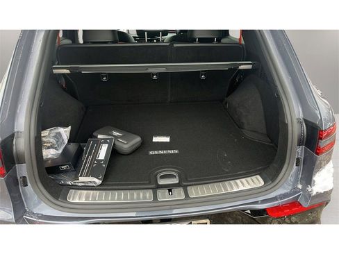 New 2026 Genesis GV70 3.5T Sport Advanced image 9